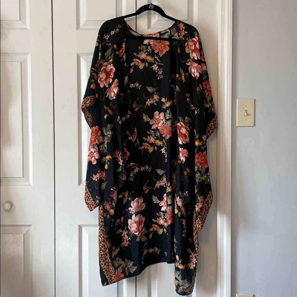 American Eagle Floral Kimono